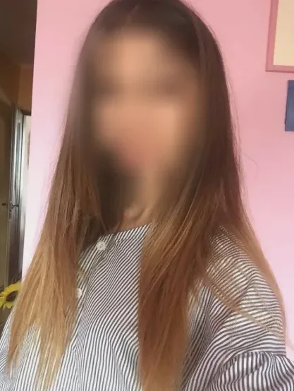 Andrea, 28