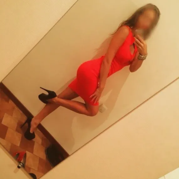 Cara, 28