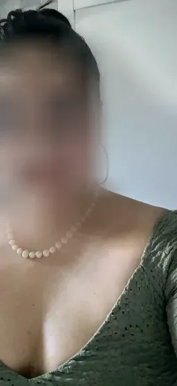 Daniela, 39