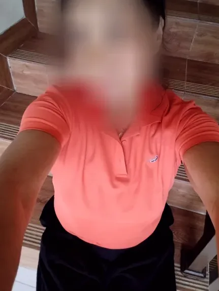 Julia, 40