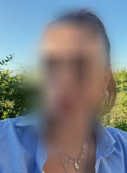 Lilly, 28
