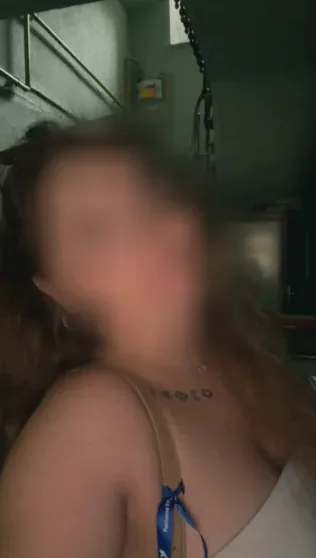 Lilly, 24