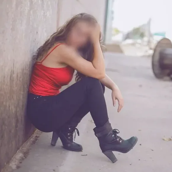Melanie, 37