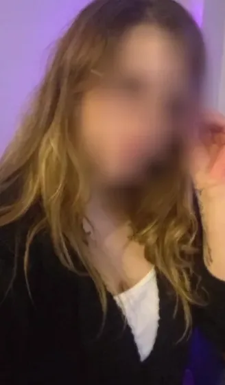 Nina, 26