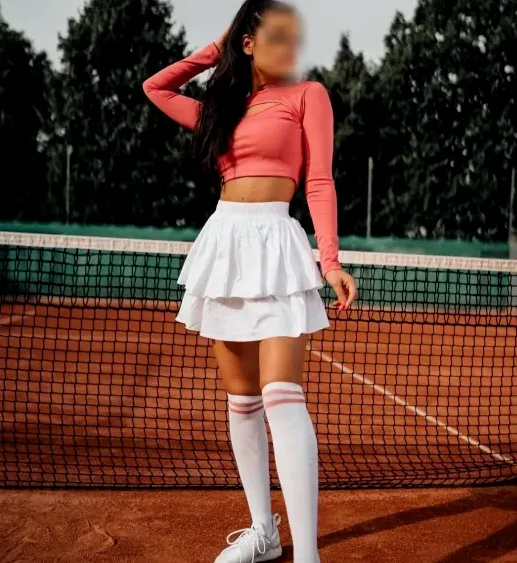 Pia, 35
