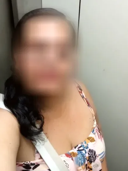 Sabrina, 32