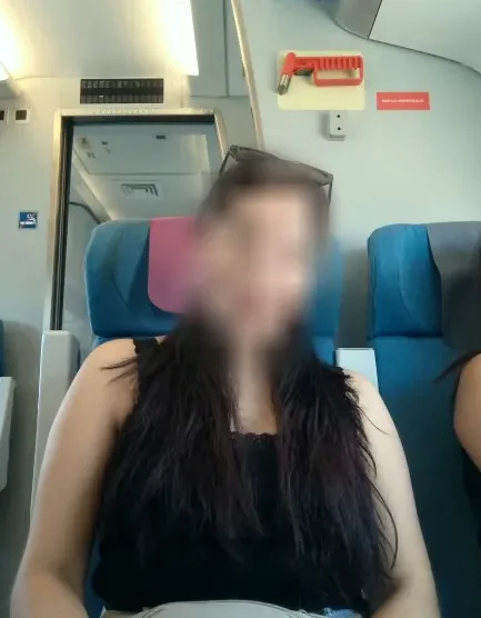 Sophie, 37