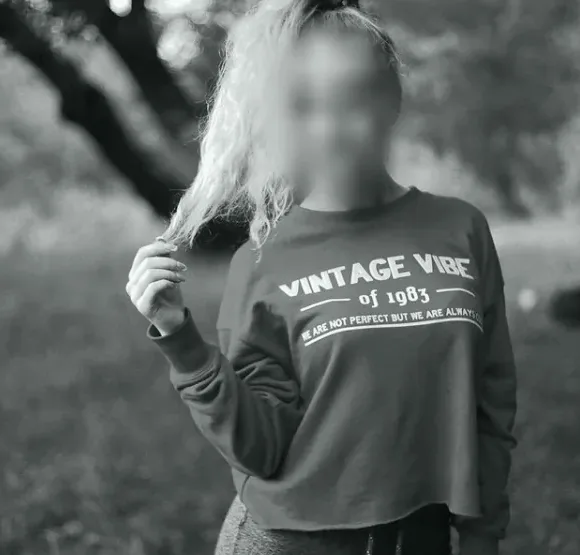 Viktoria, 32